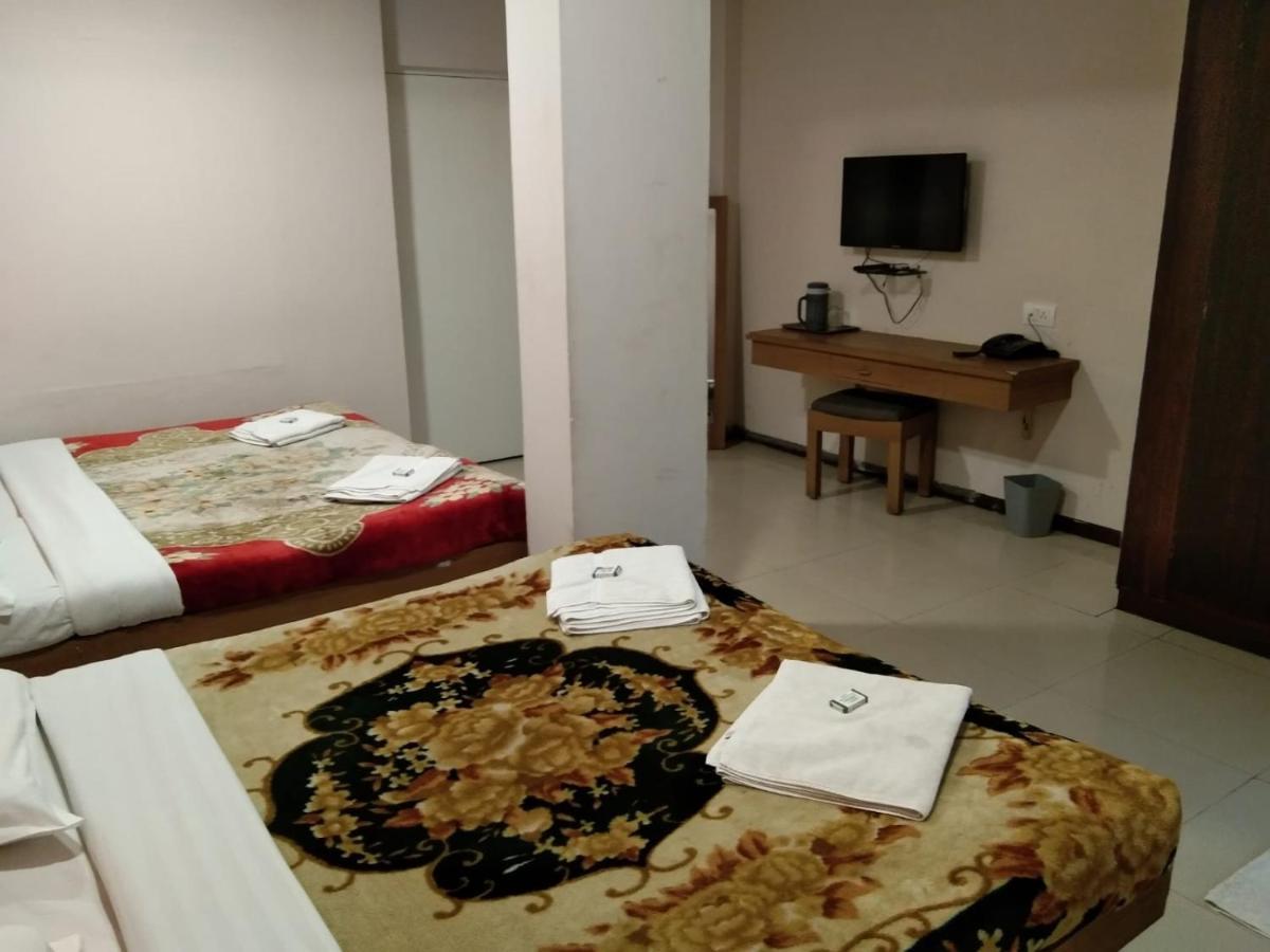 Hotel Preethi Palace Ooty Luaran gambar