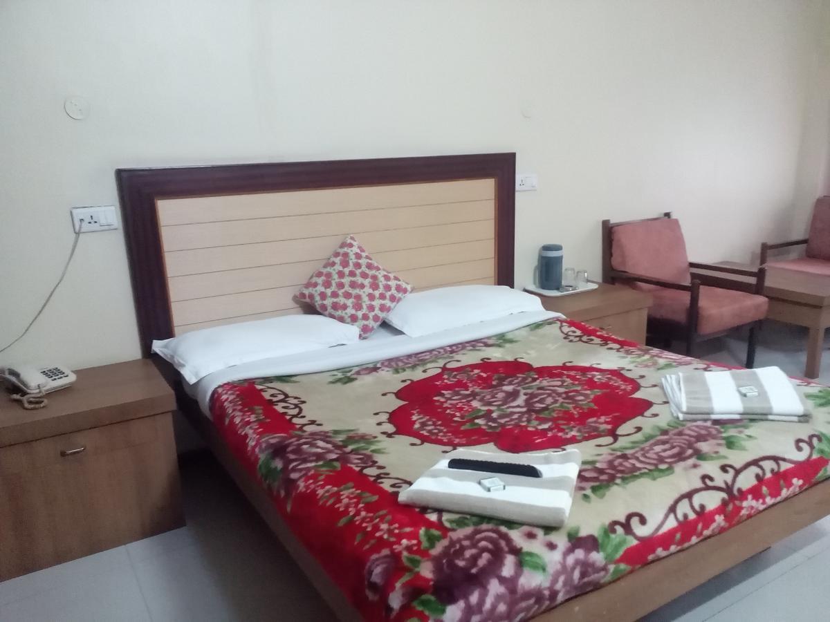 Hotel Preethi Palace Ooty Luaran gambar