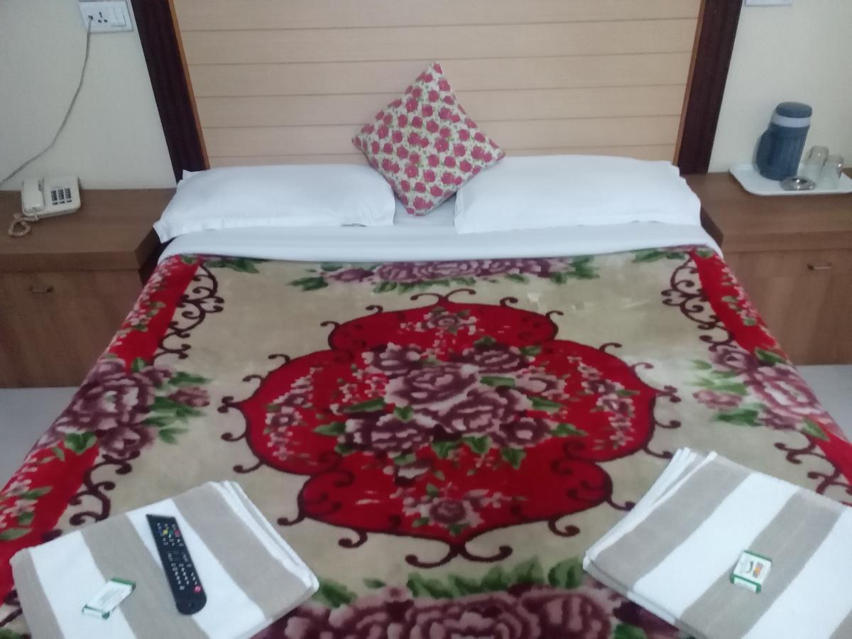 Hotel Preethi Palace Ooty Luaran gambar