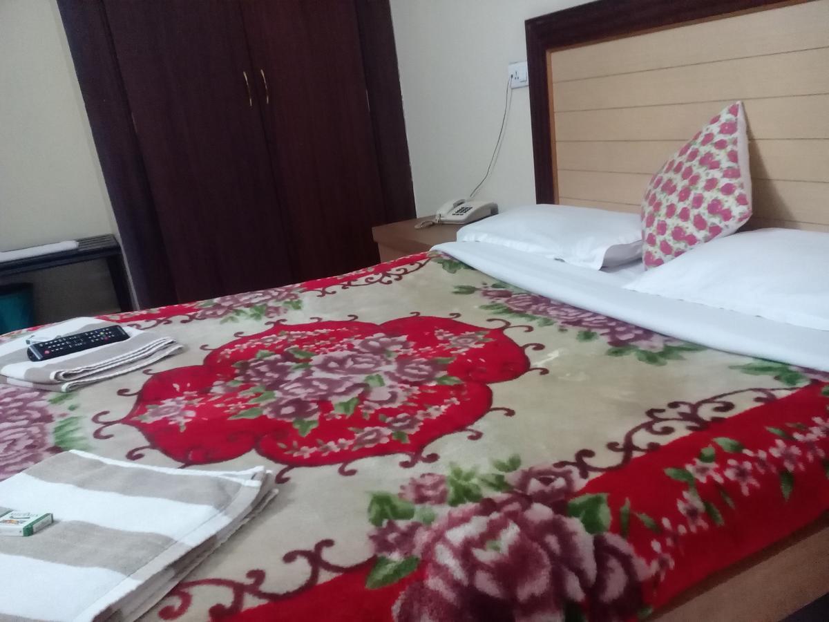 Hotel Preethi Palace Ooty Luaran gambar